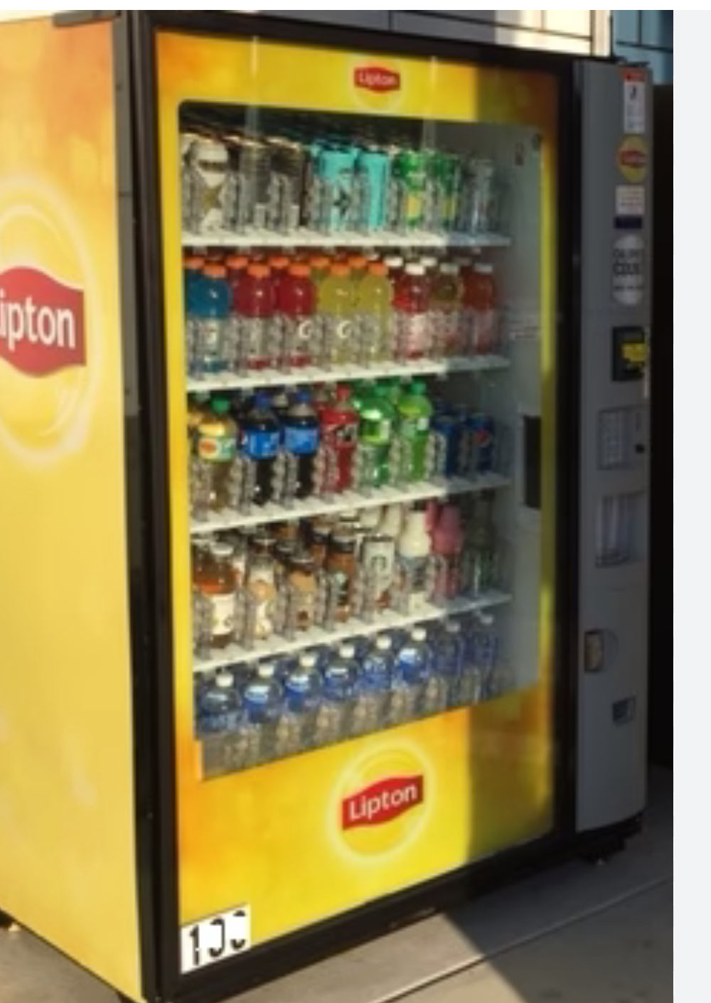 Dixie Narco Lipton BEVMAX 4 Beverage Vending Machine