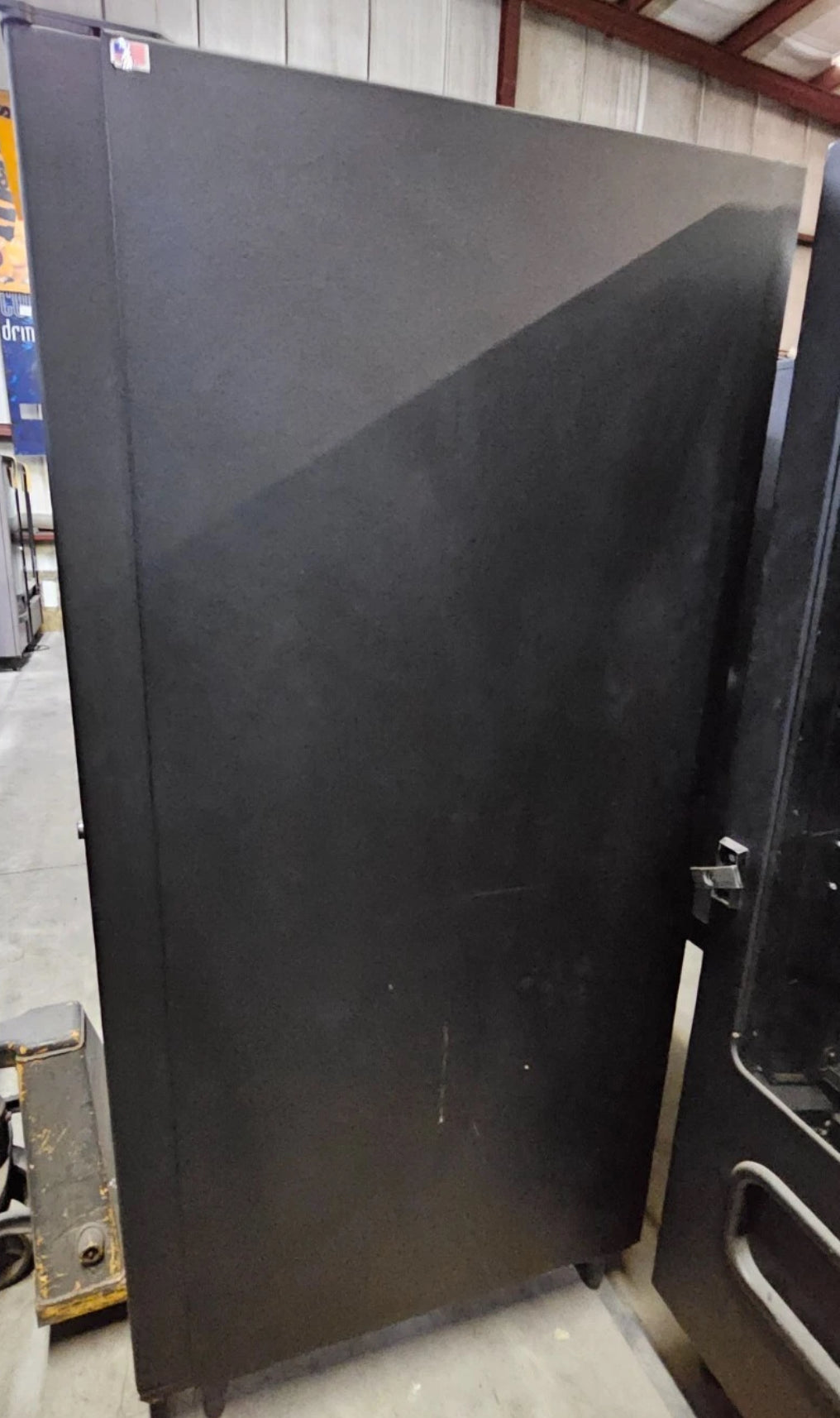 USI 3538 4 Wide Six Tray Dual Coil Snack Machine With IVend Sensor Snack Machine