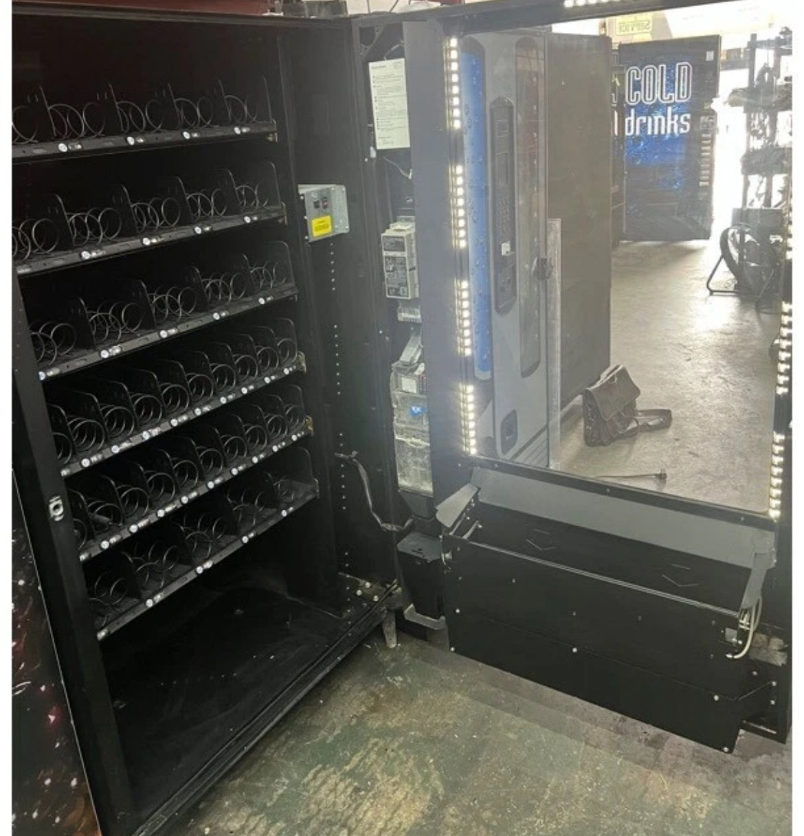 USI  Wittern Mercato 3575 Snack Vending Machine 5-Wide iVend