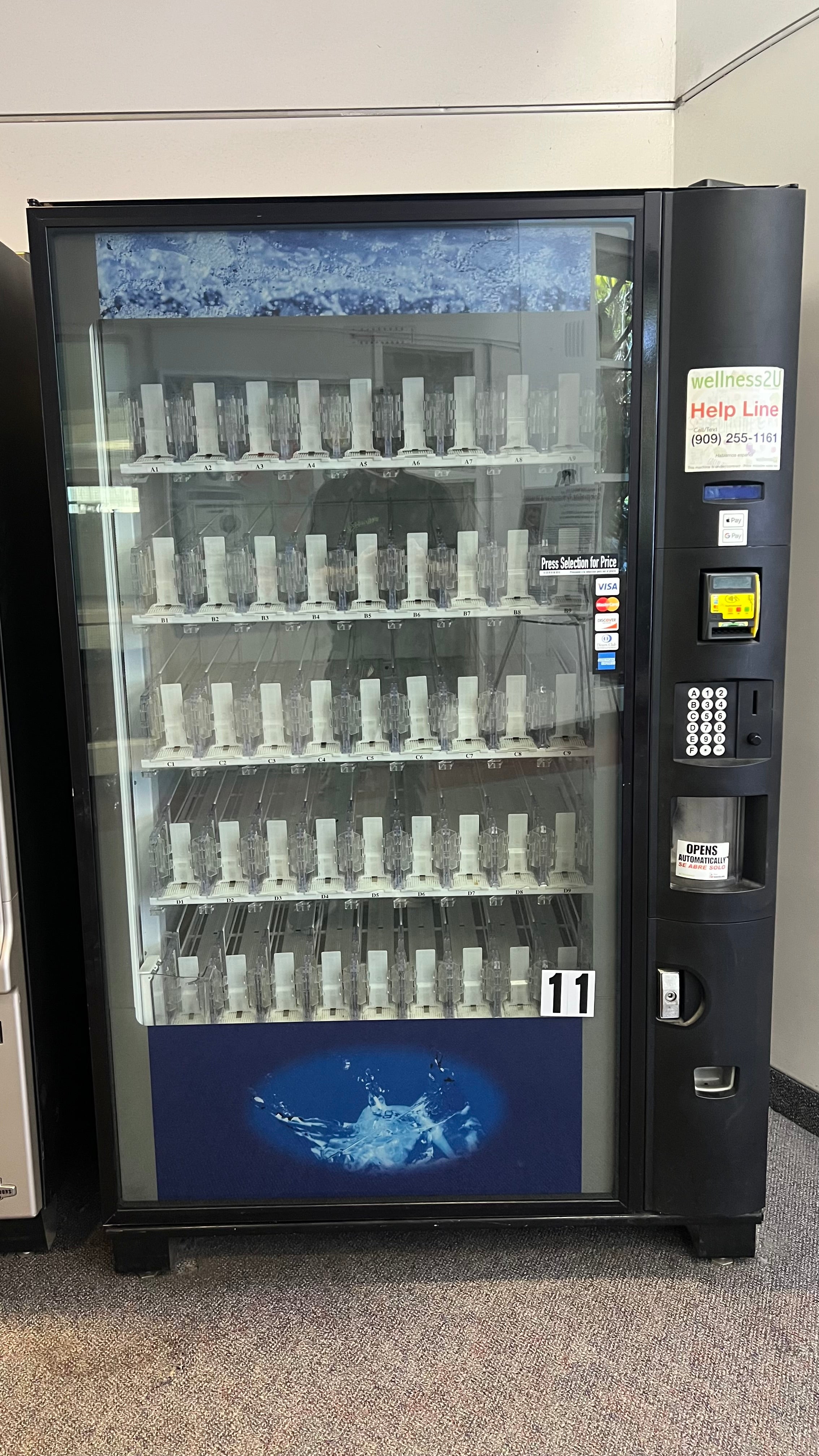 Dixie Narco Bevmax DN5800-3 Beverage Vending Machine