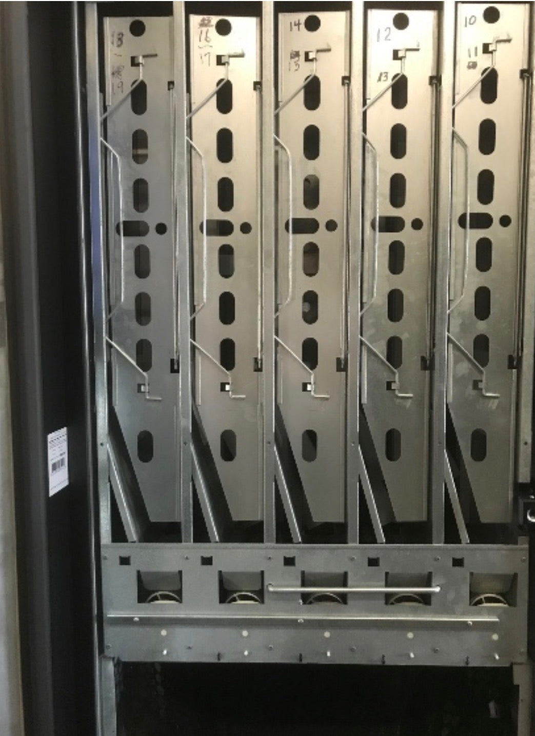 USI/ WITTERN BC 10 Beverage Vending Machine