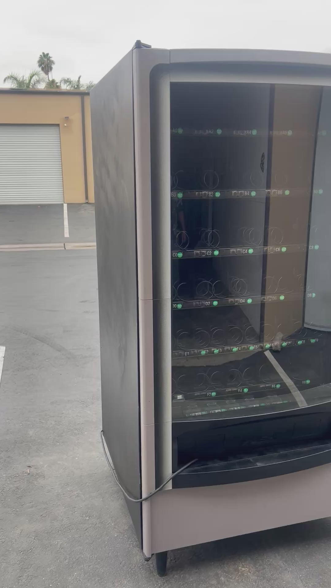 National 167 Millenia Snack Vending Machine