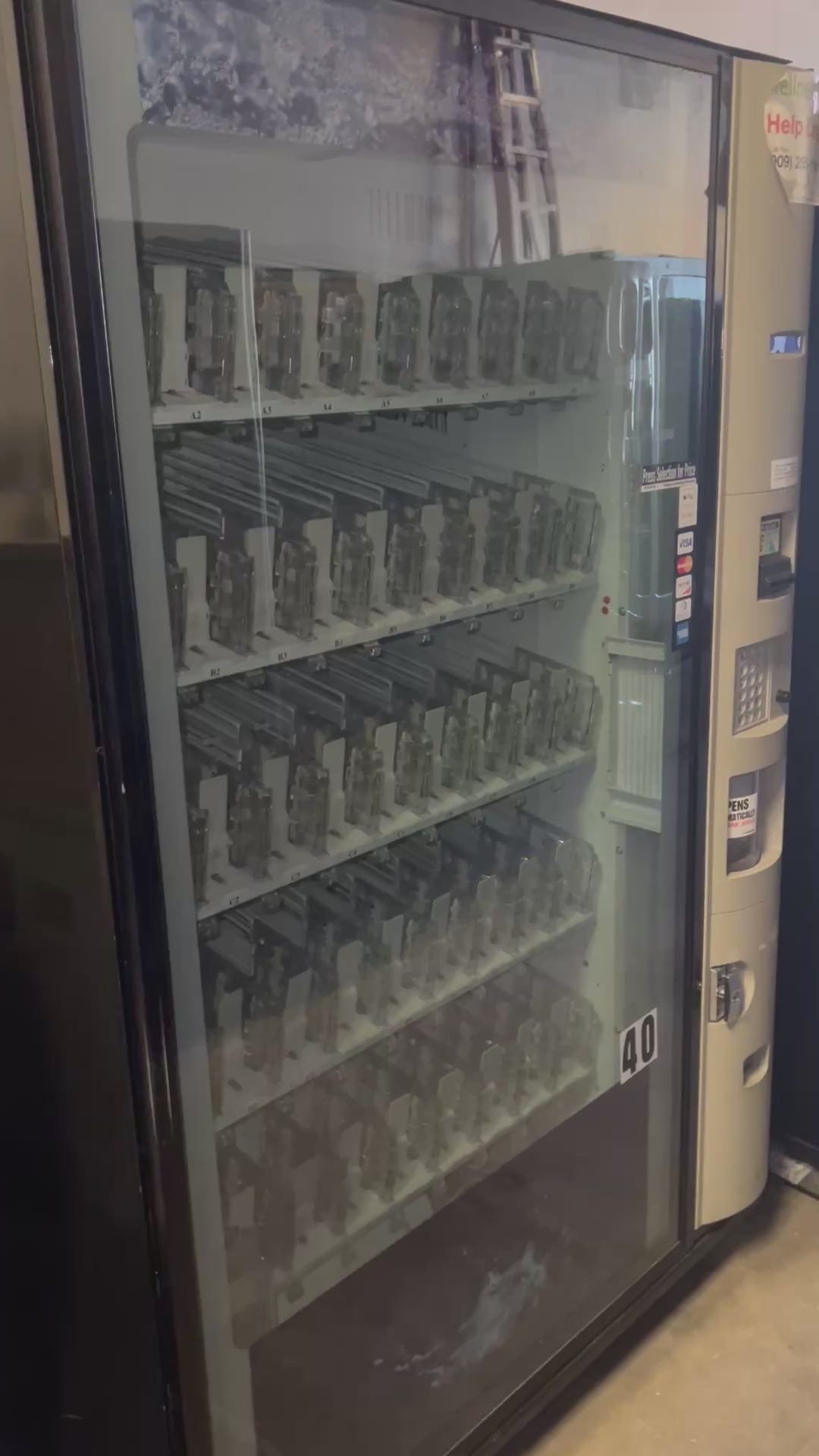 Bevmax DN5800-4 Beverage Vending Machine